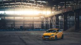 Ford Focus ST FL - pomarańczowy prowokator