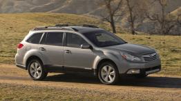 Subaru Legacy Outback Crossover - prawy bok