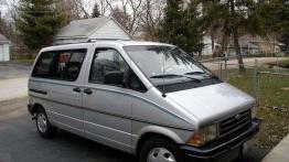 Ford Aerostar - kosmiczny twór