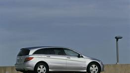 Mercedes Klasa R - widok z tyłu