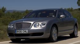 Bentley Continental Flying Spur - widok z przodu