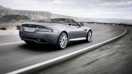 Aston Martin Virage Roadster - widok z tyłu