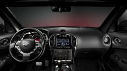 Nissan Juke-R - pełny panel przedni