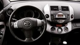 Toyota RAV4 III - japoński ambasador