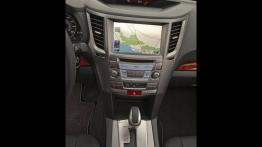 Subaru Legacy Outback Crossover - konsola środkowa