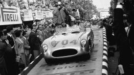 Mercedes 300 SLR - widok z przodu