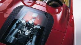 Ferrari 360 Modena Spider - pokrywa silnika zamknięta