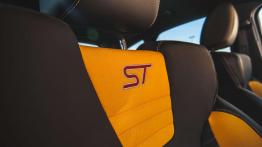 Ford Focus ST FL - pomarańczowy prowokator