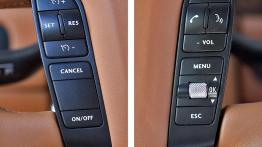 Bentley Continental Flying Spur - sterowanie w kierownicy