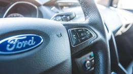 Ford Focus ST FL - pomarańczowy prowokator