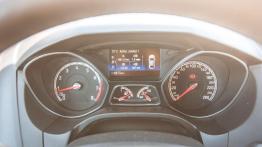 Ford Focus ST FL - pomarańczowy prowokator