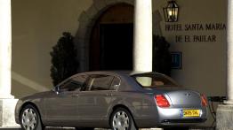 Bentley Continental Flying Spur - lewy bok