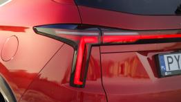 JAC JS8 Pro - lewy tylny reflektor - w³±czony