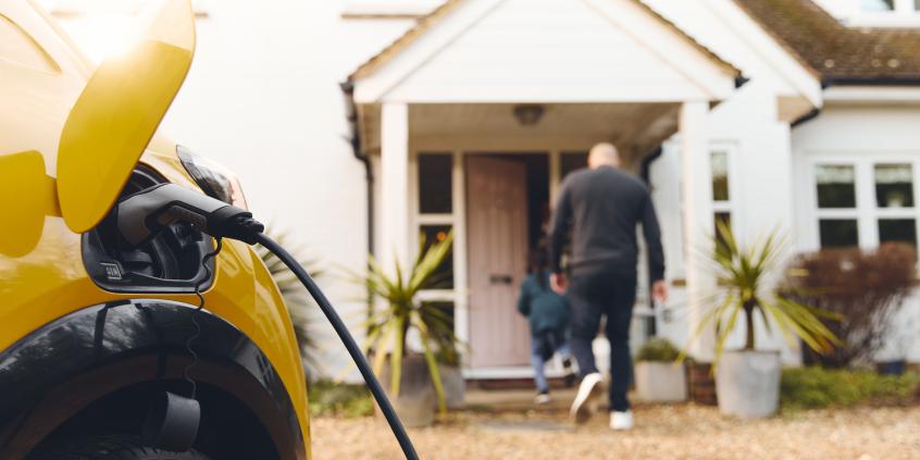 Koszt 100 km elektrykiem w 2026 roku. Jak taryfy dynamiczne zmienią portfel kierowcy?