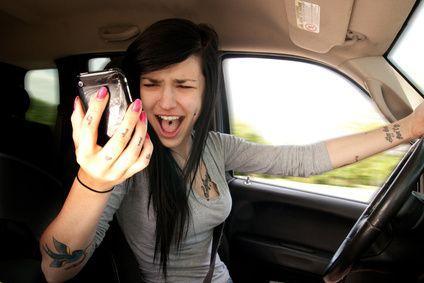 Telefon zagrożeniem na drodze?