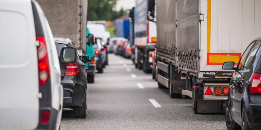 Polska mistrzem Europy... w staniu w korkach. Te miasta to drogowy horror