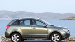 Opel Antara - prawy bok