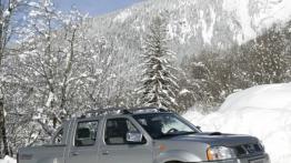 Nissan Pickup Navara - prawy bok
