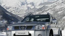 Nissan Pickup Navara - widok z przodu