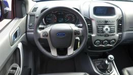Ford Ranger T6 przed premierą - kokpit