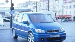 Opel Zafira - widok z przodu