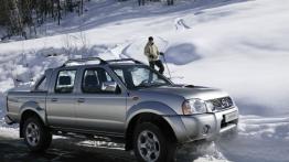 Nissan Pickup Navara - prawy bok