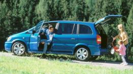 Opel Zafira - lewy bok