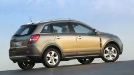 Opel Antara - prawy bok