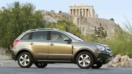 Opel Antara - prawy bok