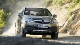 Opel Antara - widok z przodu