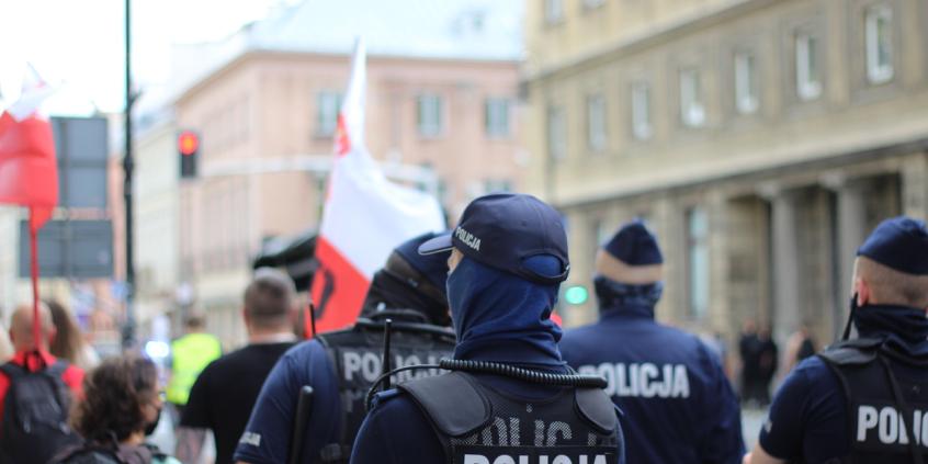 Policja zmienia logo. Nowy symbol pojawi się na radiowozach i mundurach