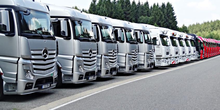 Mercedes buduje fabrykę ciężarówek w Cheb. Kto zyska, a kto straci?