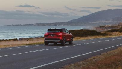 Renault Austral Iconic Esprit Alpine vs Nissan Qashqai e-Power Tekna – Dwa podejścia do napędu elektryczno-spalinowego. Który system lepiej radzi sobie na trasie?