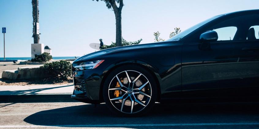 Kiedy wymienić klocki hamulcowe, a kiedy tarcze?