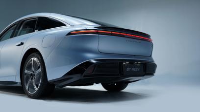 Forthing S7 REEV w Poznaniu. Nowy sedan z dużym zasięgiem przyciąga uwagę na targach