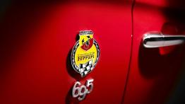 Abarth 695 Tributo Ferrari - emblemat boczny