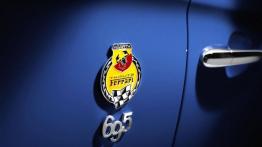 Abarth 695 Tributo Ferrari - emblemat boczny
