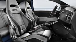 Abarth 695 Tributo Ferrari - widok ogólny wnętrza z przodu