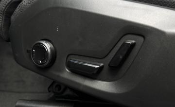 Volvo XC60 II 2025 Plus Motyw: Dark, zdjęcie 13