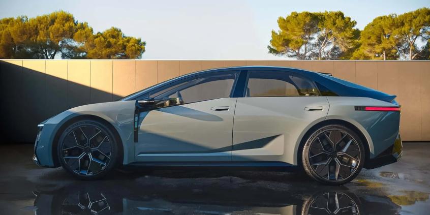 Nowa Toyota Corolla przyłapana na testach. Zdjęcia ujawniają więcej, niż chciała marka