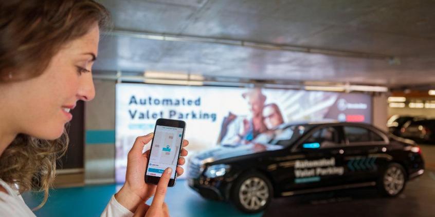 Mercedes i Bosch uruchomiły pierwszy w pełni autonomiczny parking