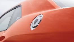 Dodge Challenger SRT8 - wlew paliwa