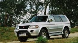 Mitsubishi Pajero Sport - lewy bok