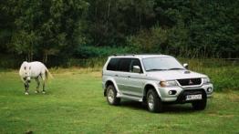 Mitsubishi Pajero Sport - prawy bok