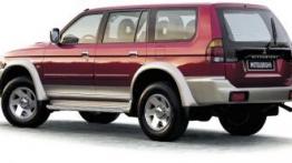 Mitsubishi Pajero Sport - lewy bok