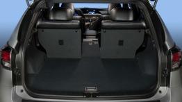 Lexus RX 350 F Sport - tylna kanapa złożona, widok z bagażnika