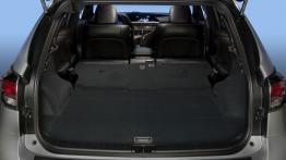 Lexus RX 350 F Sport - tylna kanapa złożona, widok z bagażnika