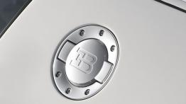 Bugatti Veyron Grand Sport - wlew paliwa