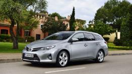 Toyota Auris II Touring Sports - lewy bok