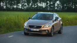 Volvo V40 Cross Country - widok z przodu